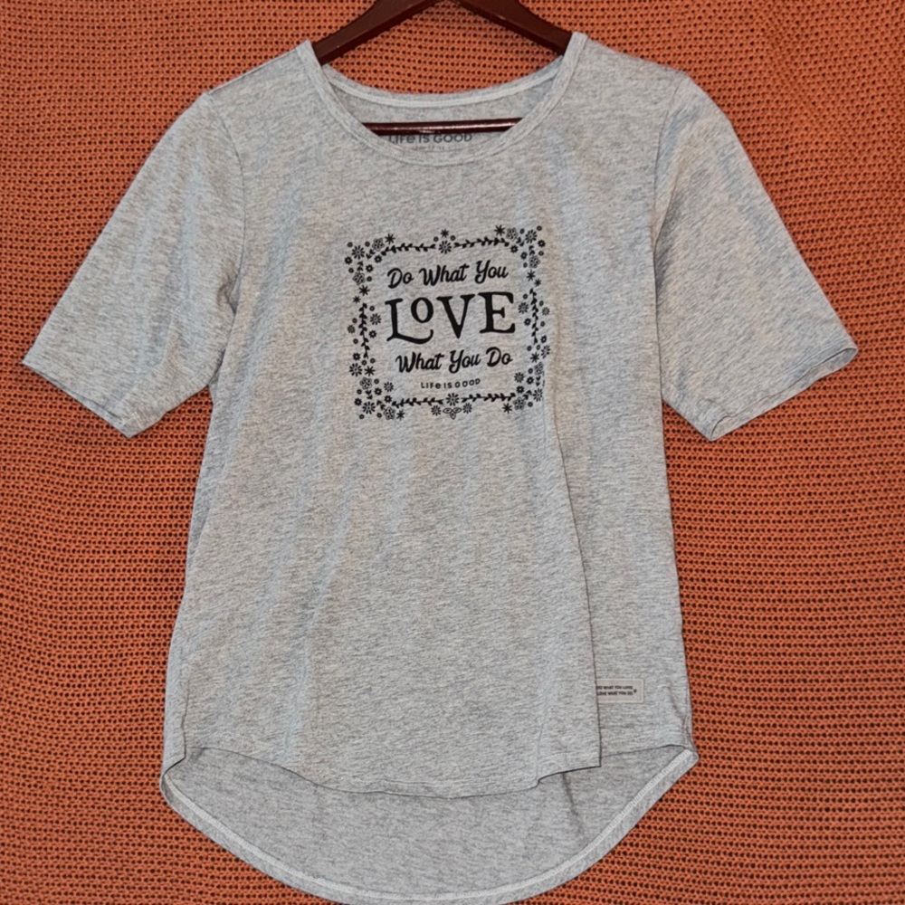 Life Is Good Heather Gray Love Graphic Tee (NEVER WORN)